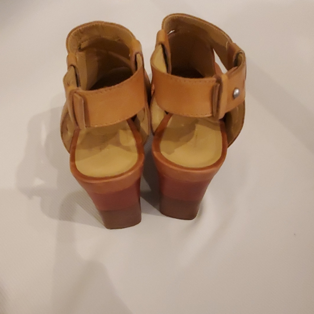 Sebago Heels - Picture 3 of 4